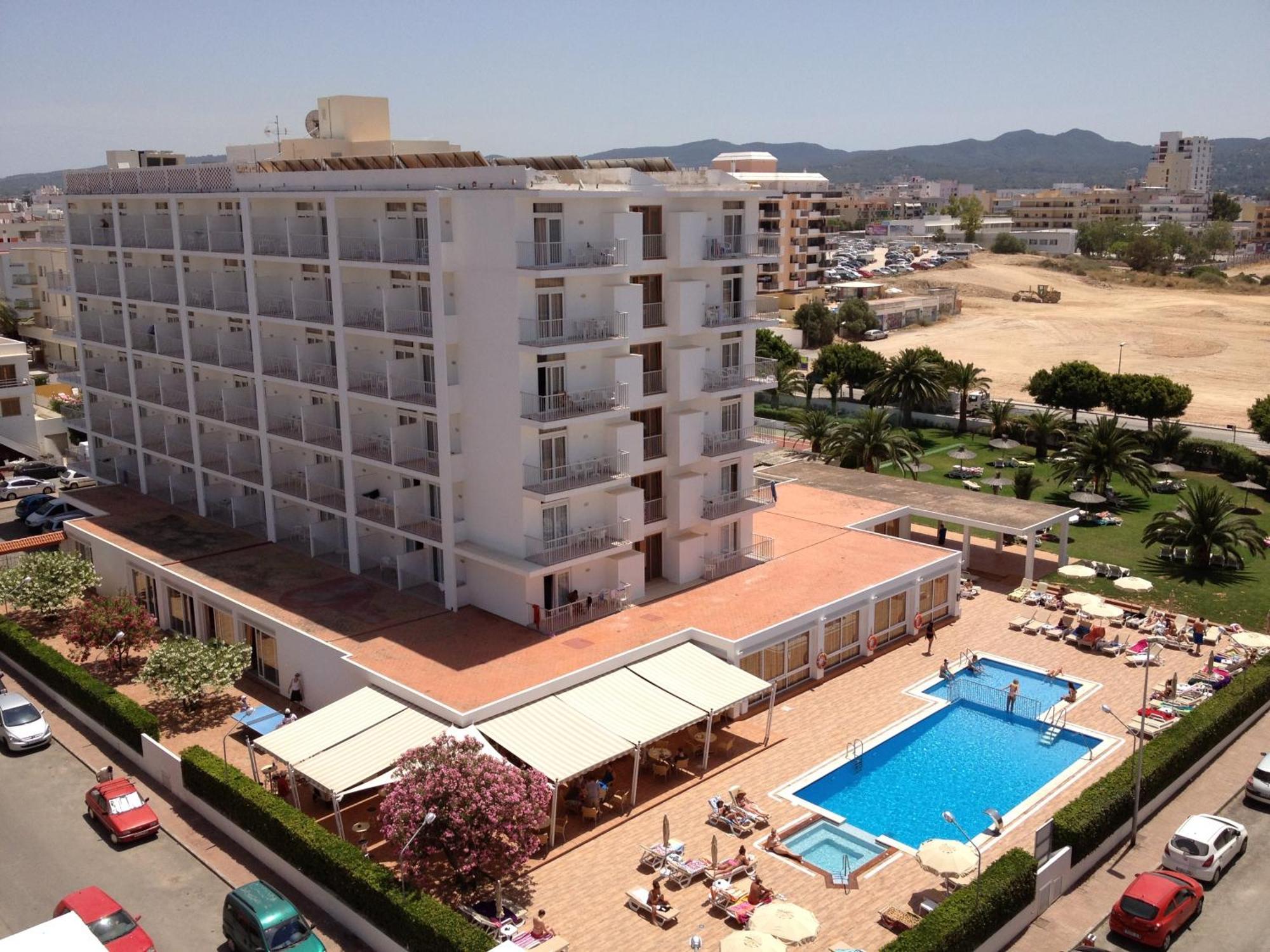 Hotel Gran Sol San Antonio  Bagian luar foto