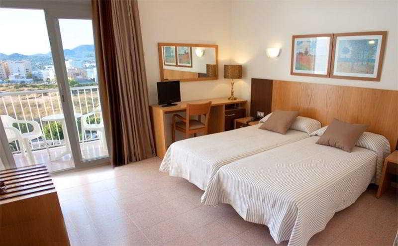 Hotel Gran Sol San Antonio  Bagian luar foto