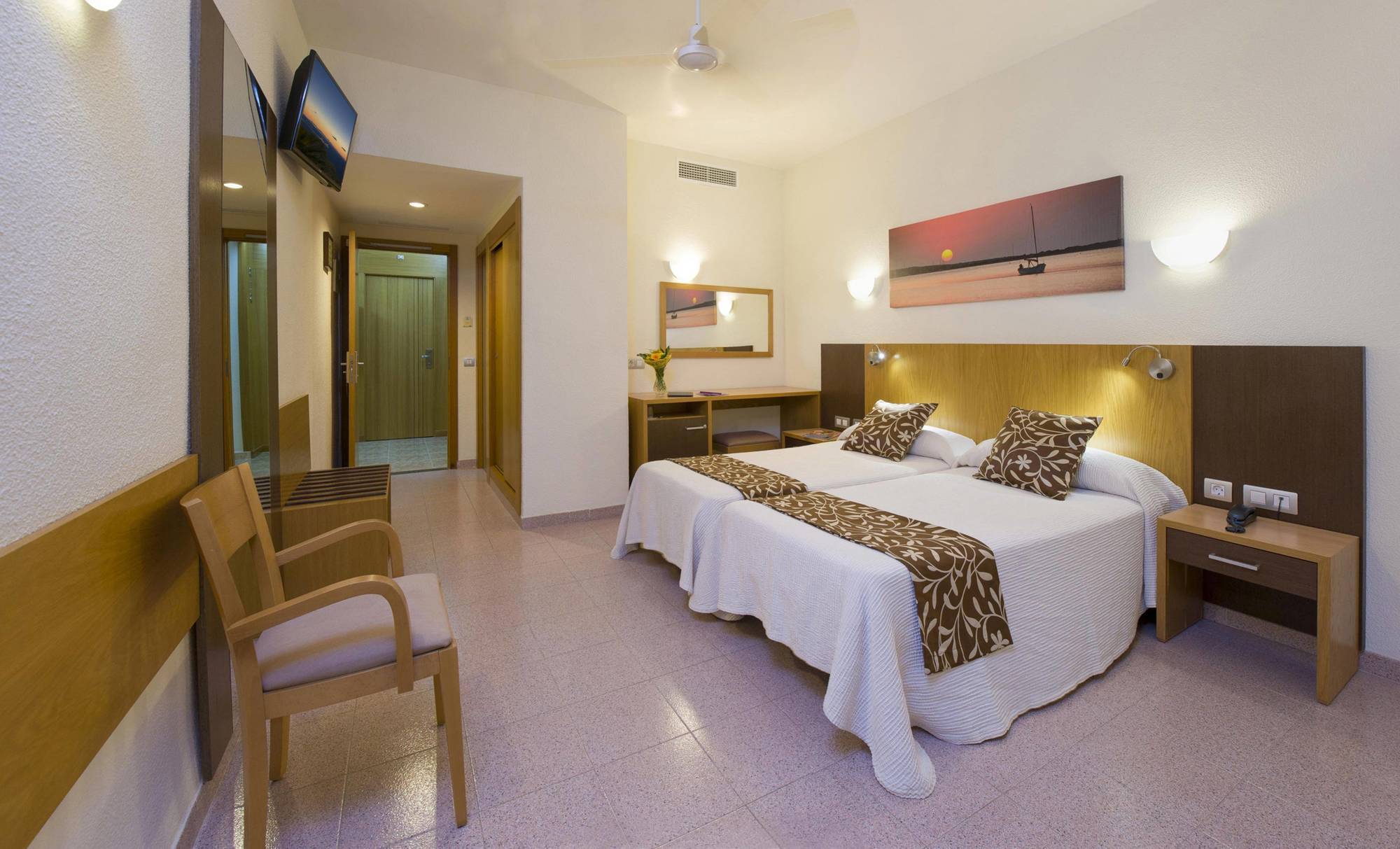 Hotel Gran Sol San Antonio  Bagian luar foto
