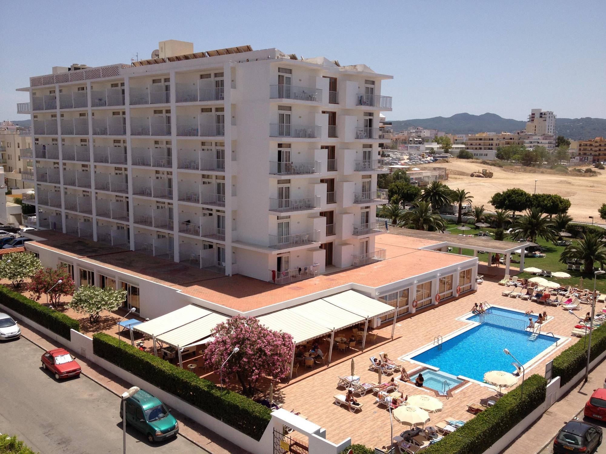 Hotel Gran Sol San Antonio  Bagian luar foto